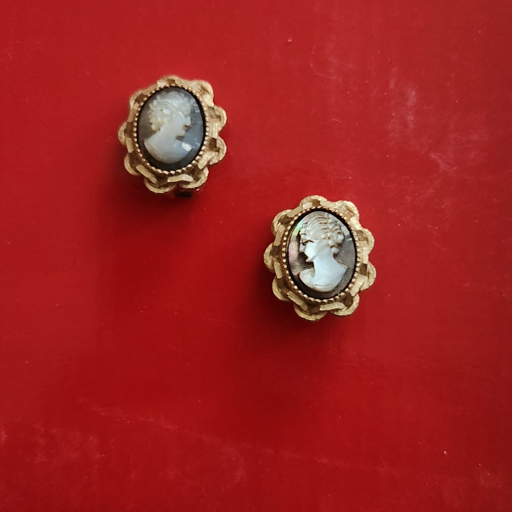 Vintage Cameo Clip-On Earrings